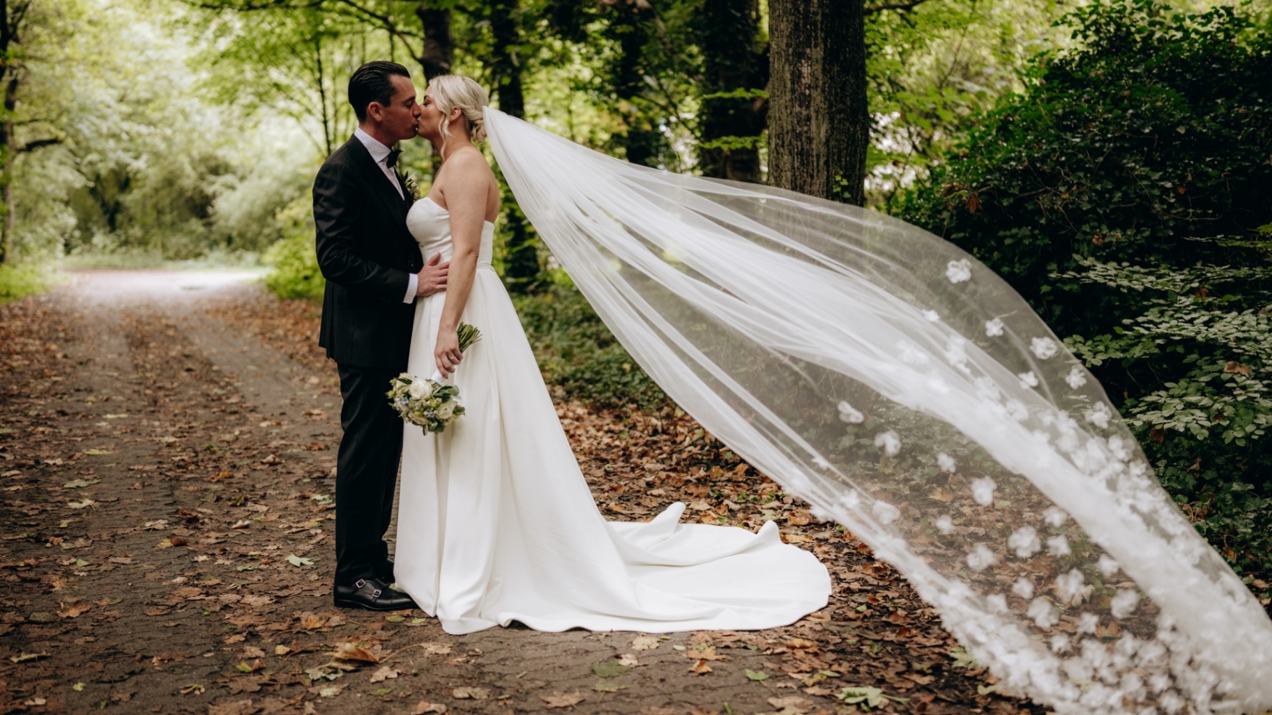 Foto 3 van Love Lens Wedding
